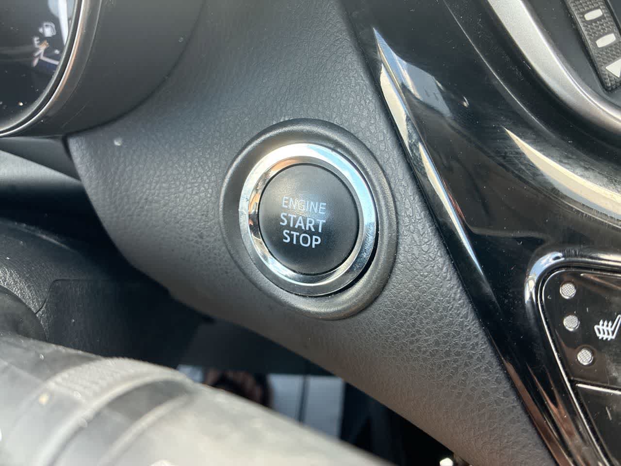 Used 2022 Toyota C-HR Limited FWD image 16