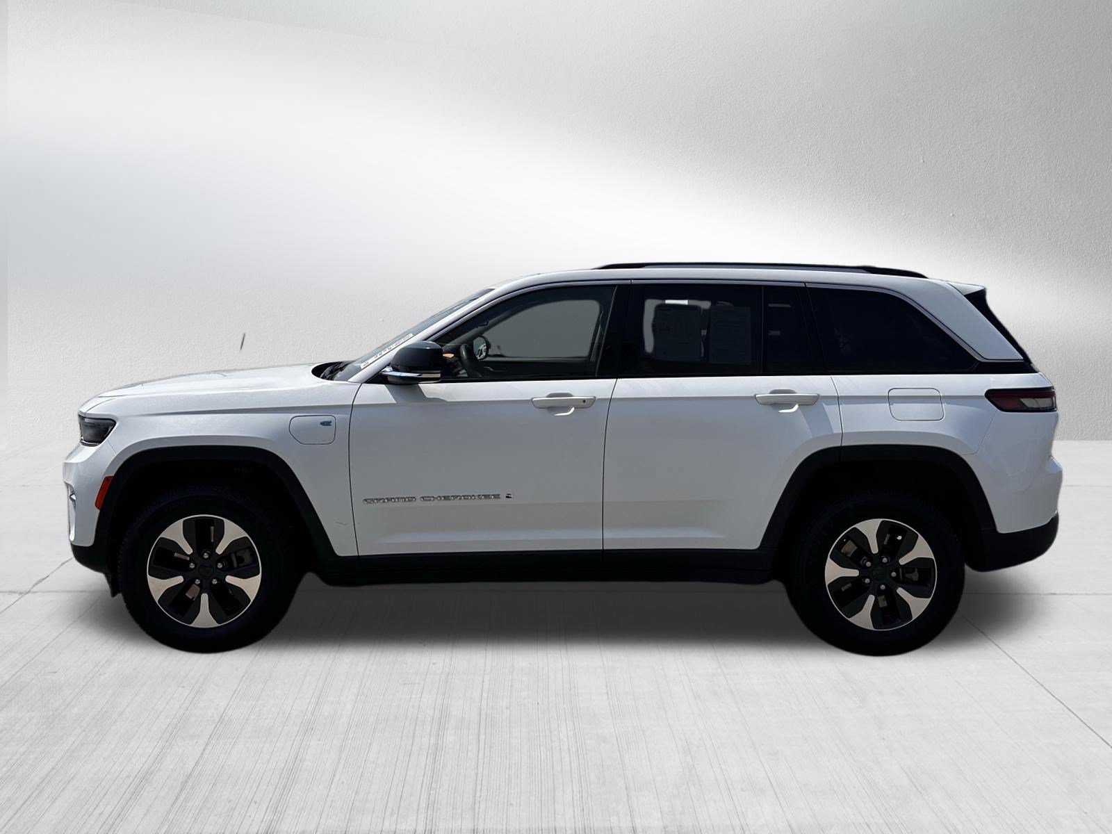 Used 2024 Jeep Grand Cherokee Limited 4xe AWD/4WD image 4