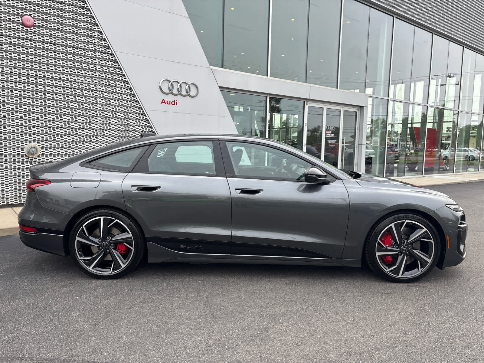 New 2025 Audi S6 e-tron Prestige image 9