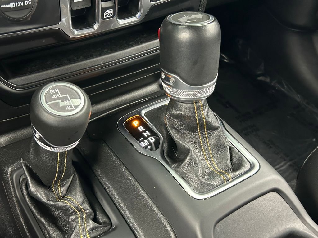 Used 2022 Jeep Wrangler Unlimited Sahara AWD/4WD image 26