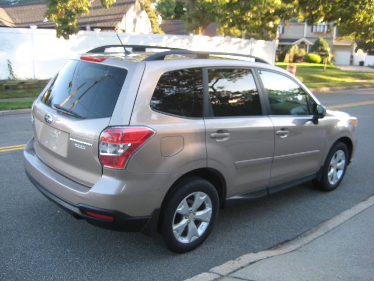 Used 2015 Subaru Forester 2.5i Premium w/ All-Weather Package AWD/4WD image 5
