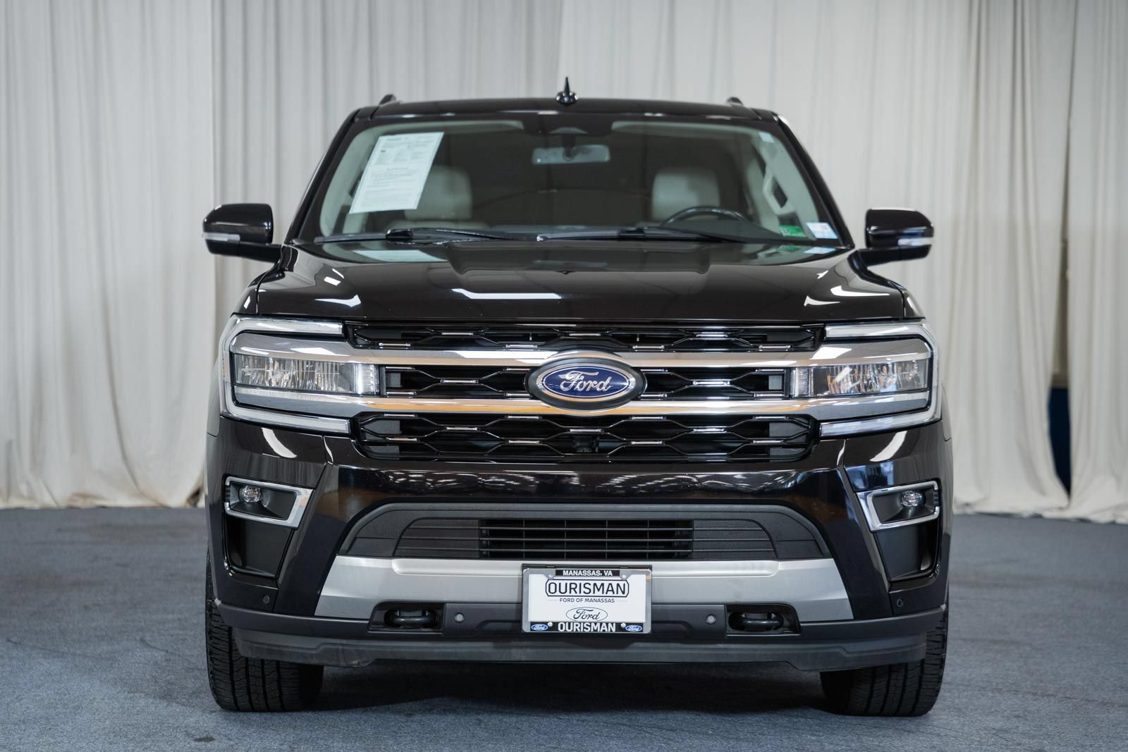 Used 2023 Ford Expedition Max Limited AWD/4WD image 2