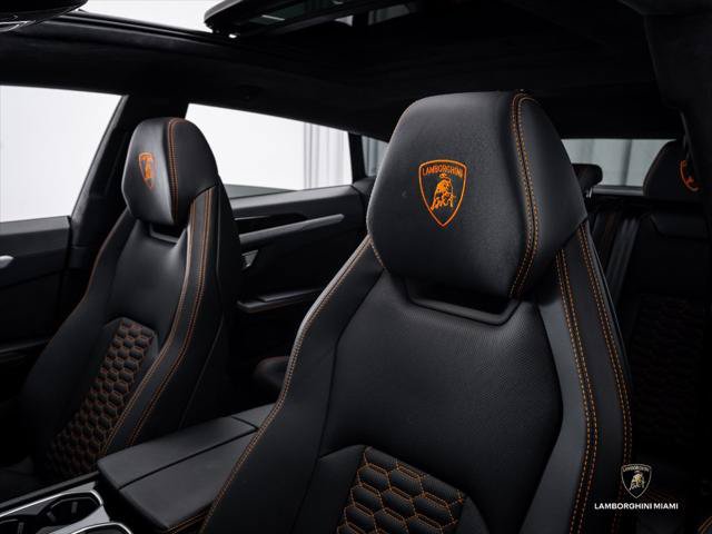 Used 2020 Lamborghini Urus AWD/4WD image 30