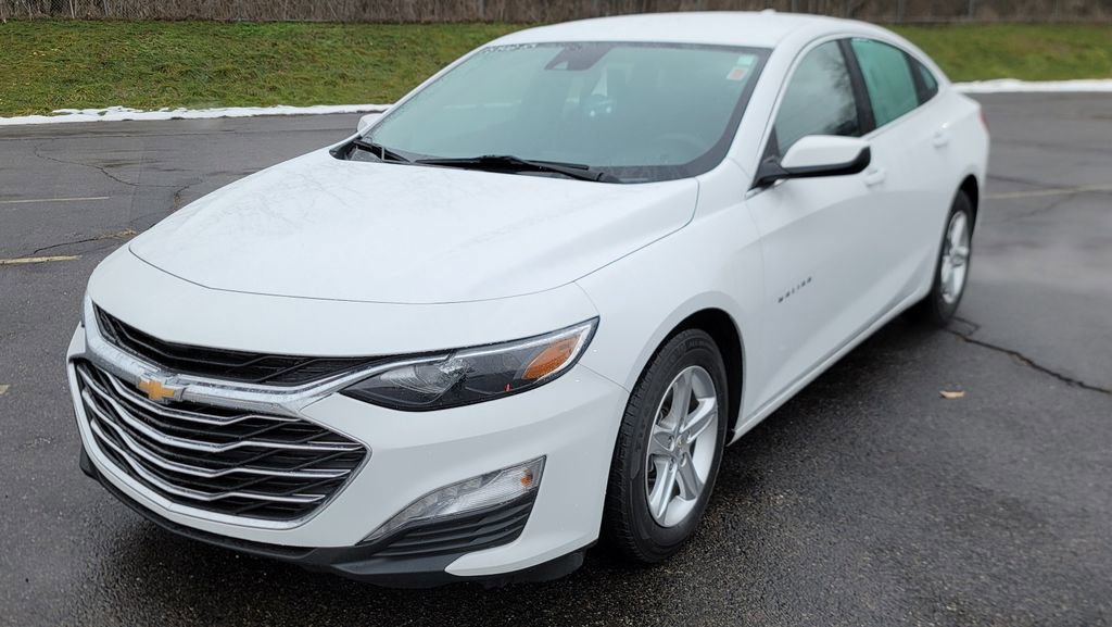 Used 2023 Chevrolet Malibu LT image 3