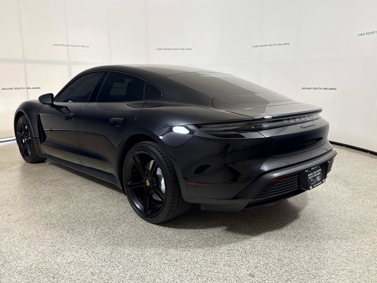 Used 2022 Porsche Taycan 4S AWD/4WD image 3