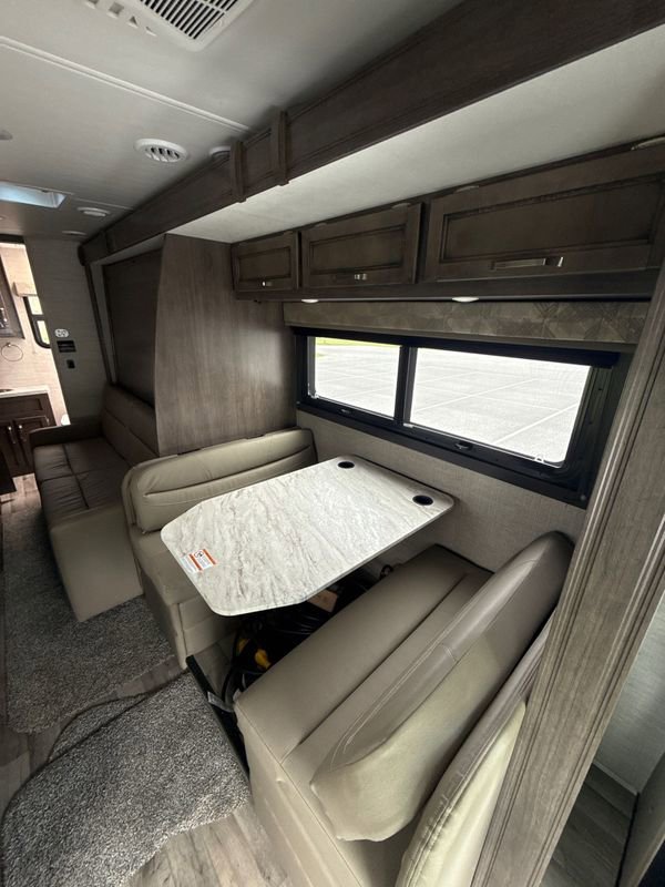Used 2022 Mercedes-Benz Sprinter 3500 image 28