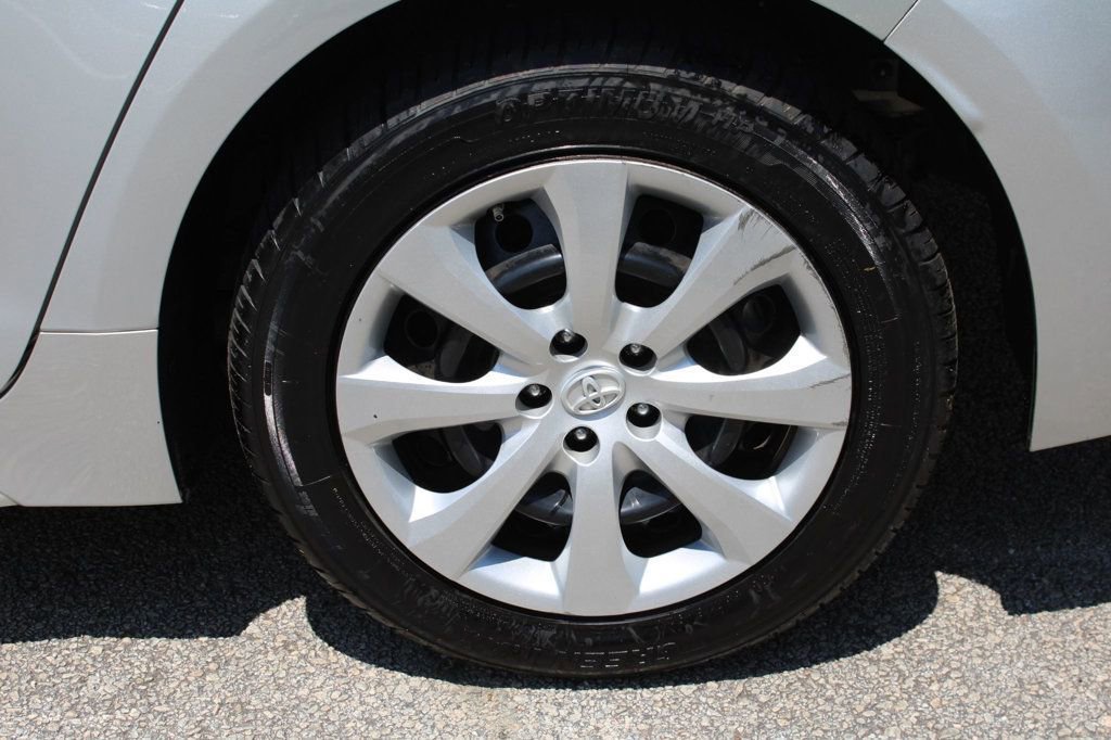 Used 2021 Toyota Corolla LE image 22