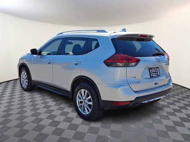Used 2017 Nissan Rogue SV AWD/4WD image 4
