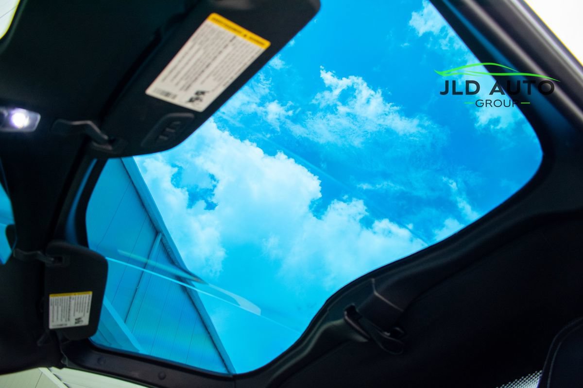 Used 2016 Chevrolet Corvette Z06 w/ Z07 Performance Package RWD image 18