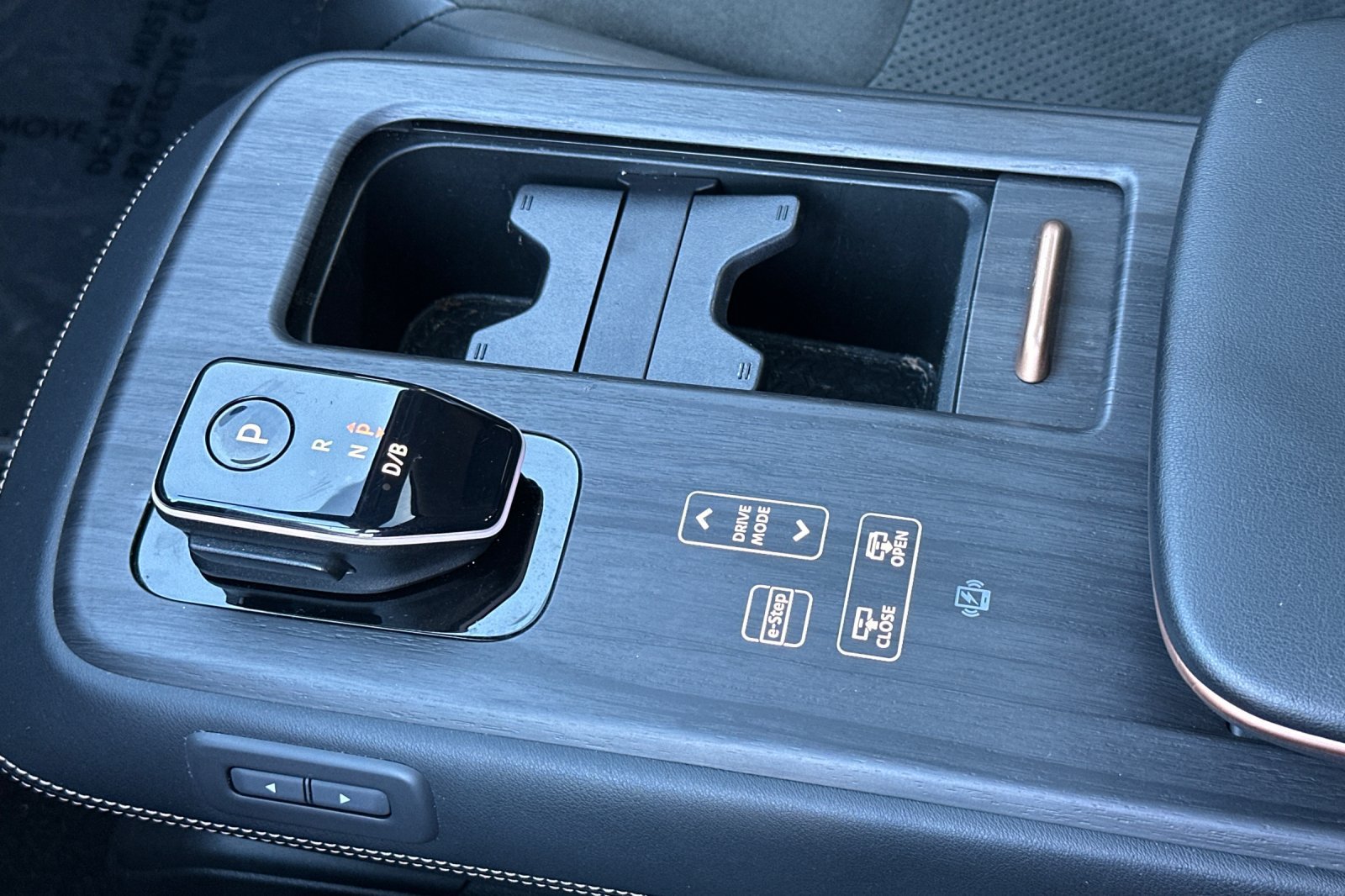 Certified 2024 Nissan Ariya AWD image 33