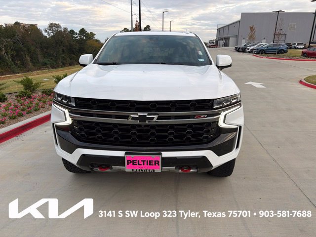 Used 2022 Chevrolet Tahoe Z71 w/ Luxury Package AWD/4WD image 2