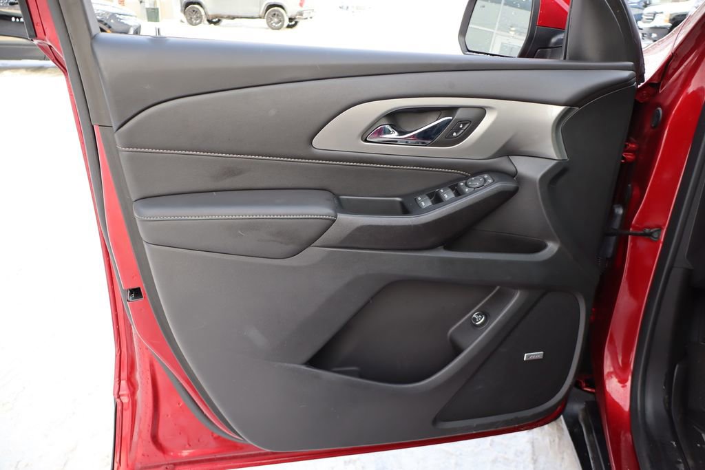 Used 2023 Chevrolet Traverse LT w/ LT Premium Package image 11