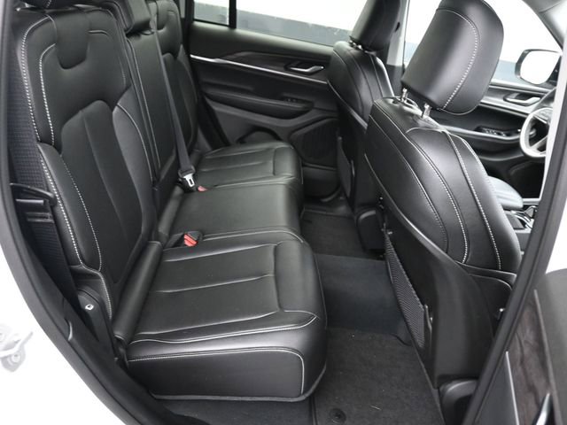 Used 2023 Jeep Grand Cherokee Limited image 8