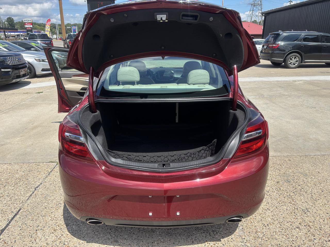 Used 2017 Buick Regal Sport Touring FWD image 5