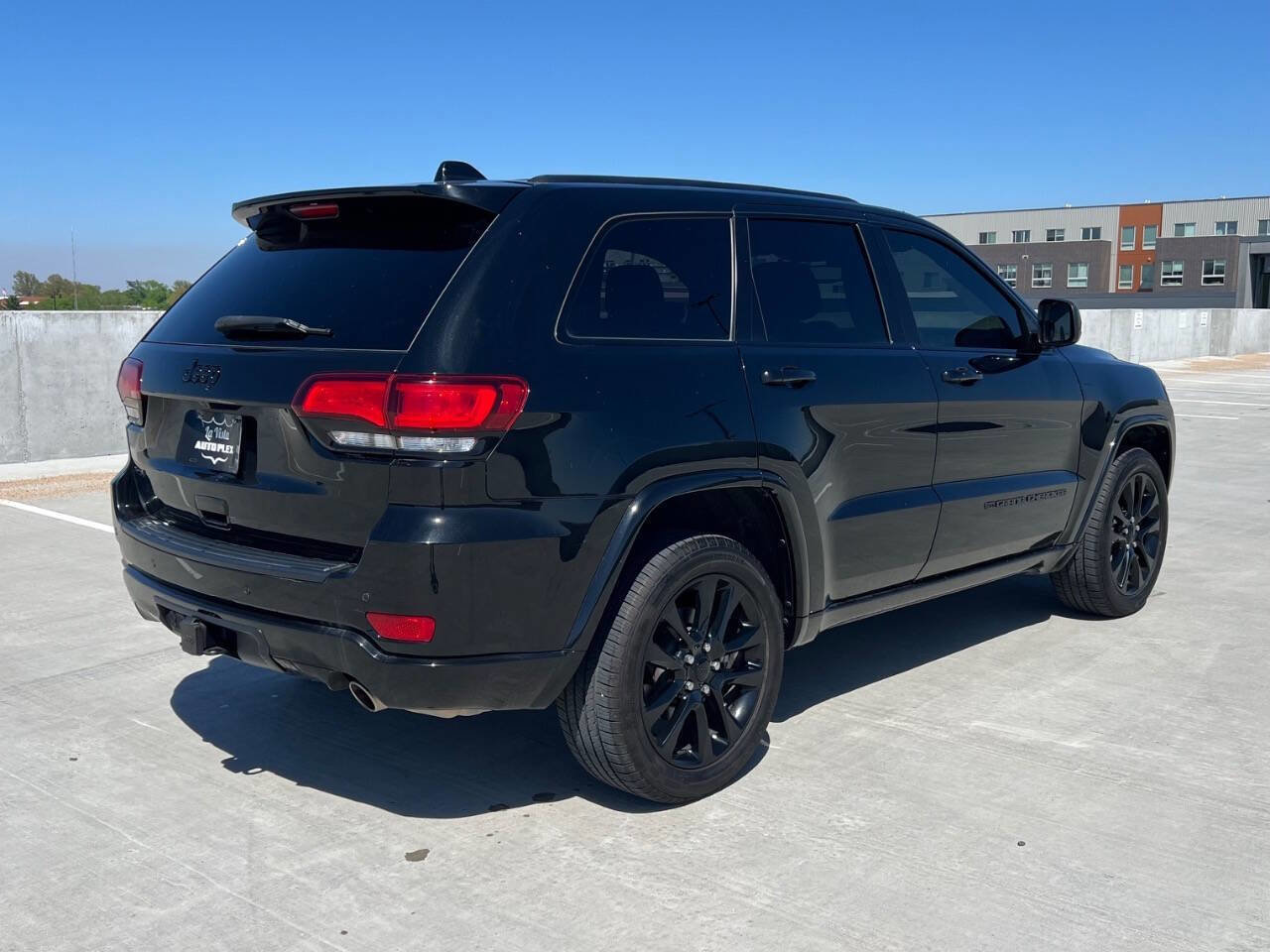Used 2022 Jeep Grand Cherokee Altitude AWD/4WD image 7