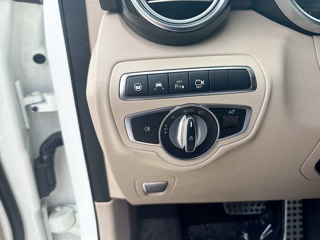 Used 2018 Mercedes-Benz GLC 43 AMG 4MATIC image 39