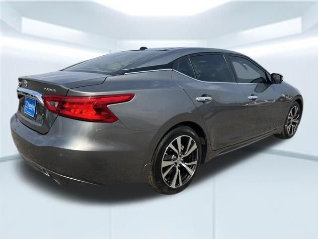 Used 2016 Nissan Maxima Platinum w/ Interior Lighting Package FWD image 6