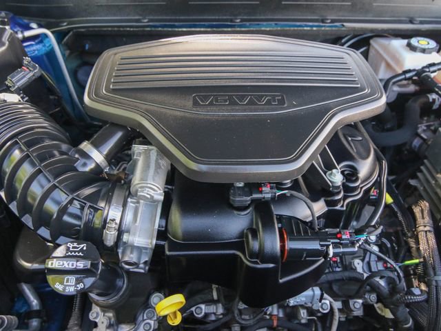 Used 2023 GMC Acadia SLT image 29