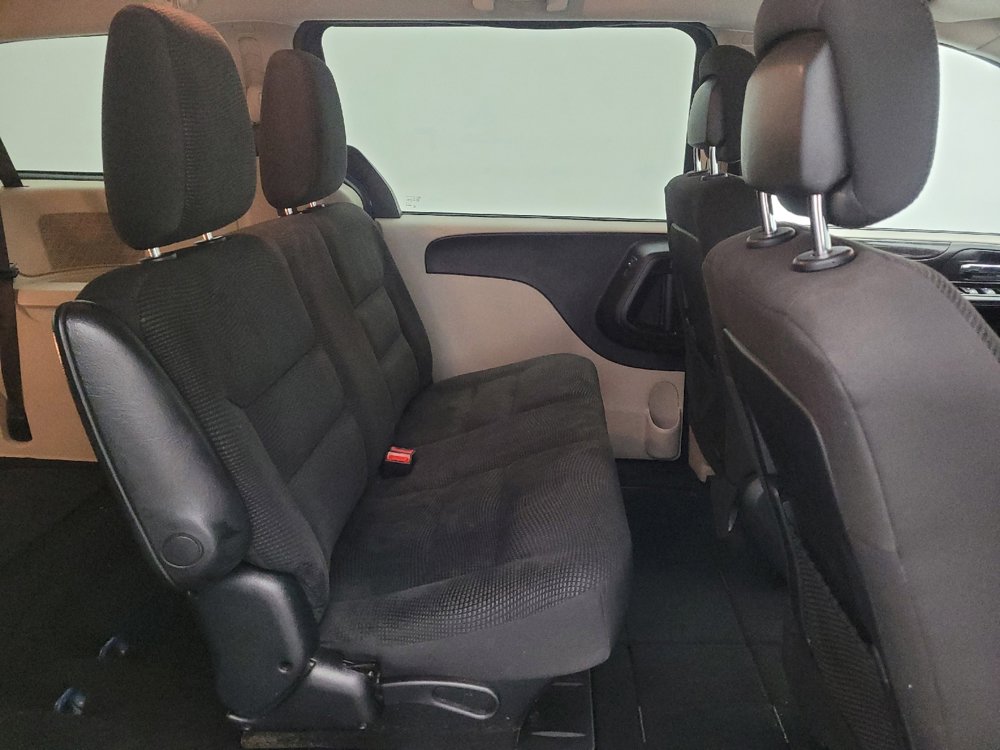 Used 2020 Dodge Grand Caravan SE image 19