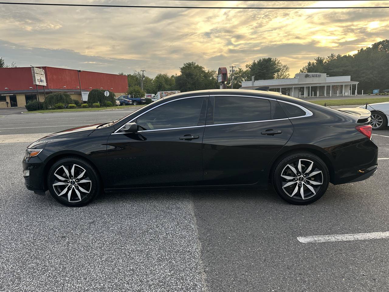 Used 2021 Chevrolet Malibu RS FWD image 8