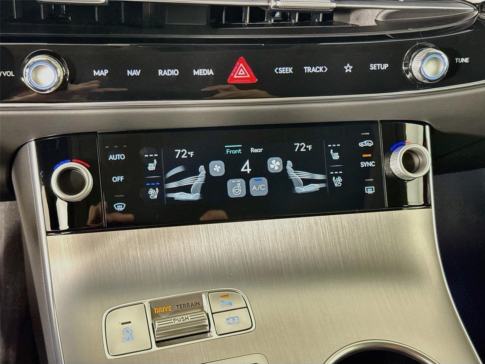 New 2027 Genesis GV70 2.5T Advanced AWD/4WD image 18