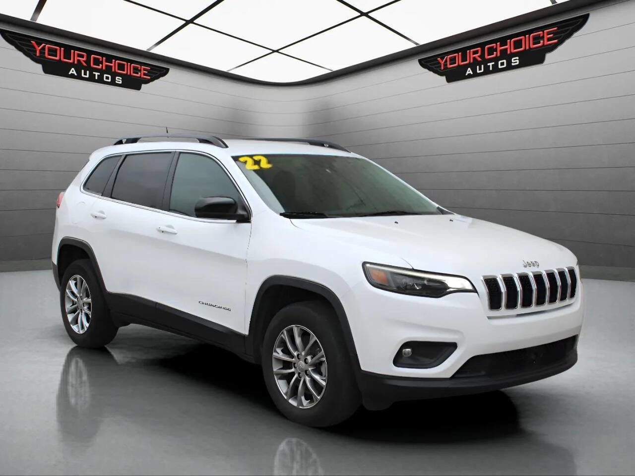 Used 2022 Jeep Cherokee Latitude Lux AWD/4WD image 3
