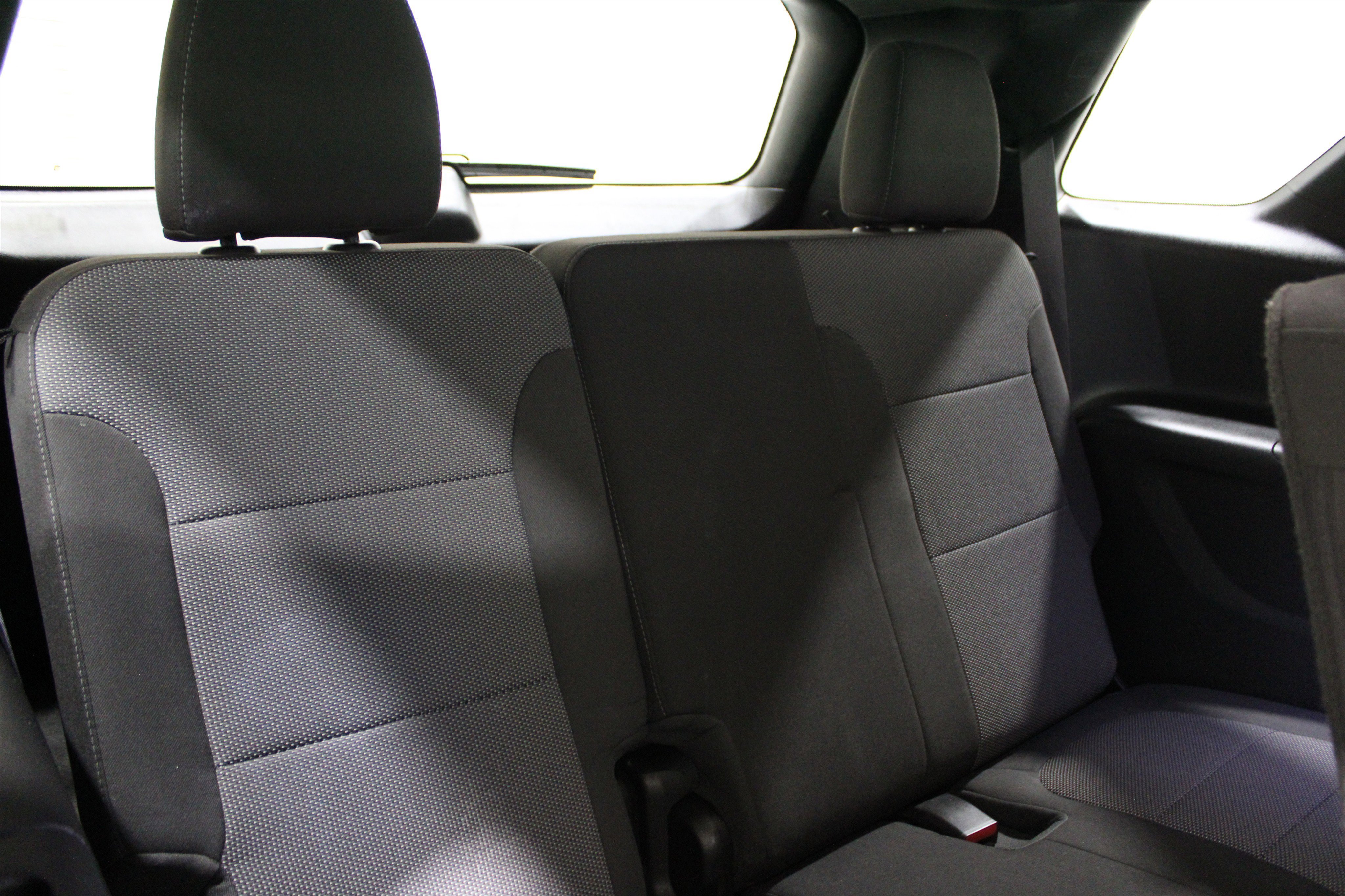 Used 2023 Chevrolet Traverse LT image 32