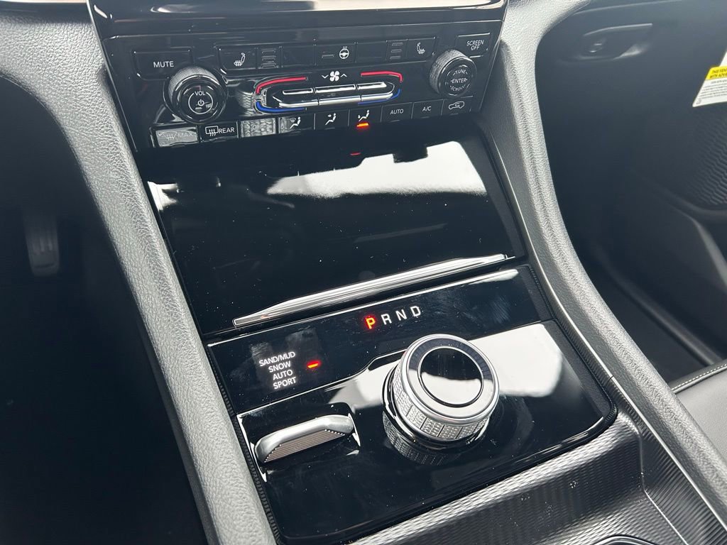 New 2025 Jeep Grand Cherokee Limited image 16