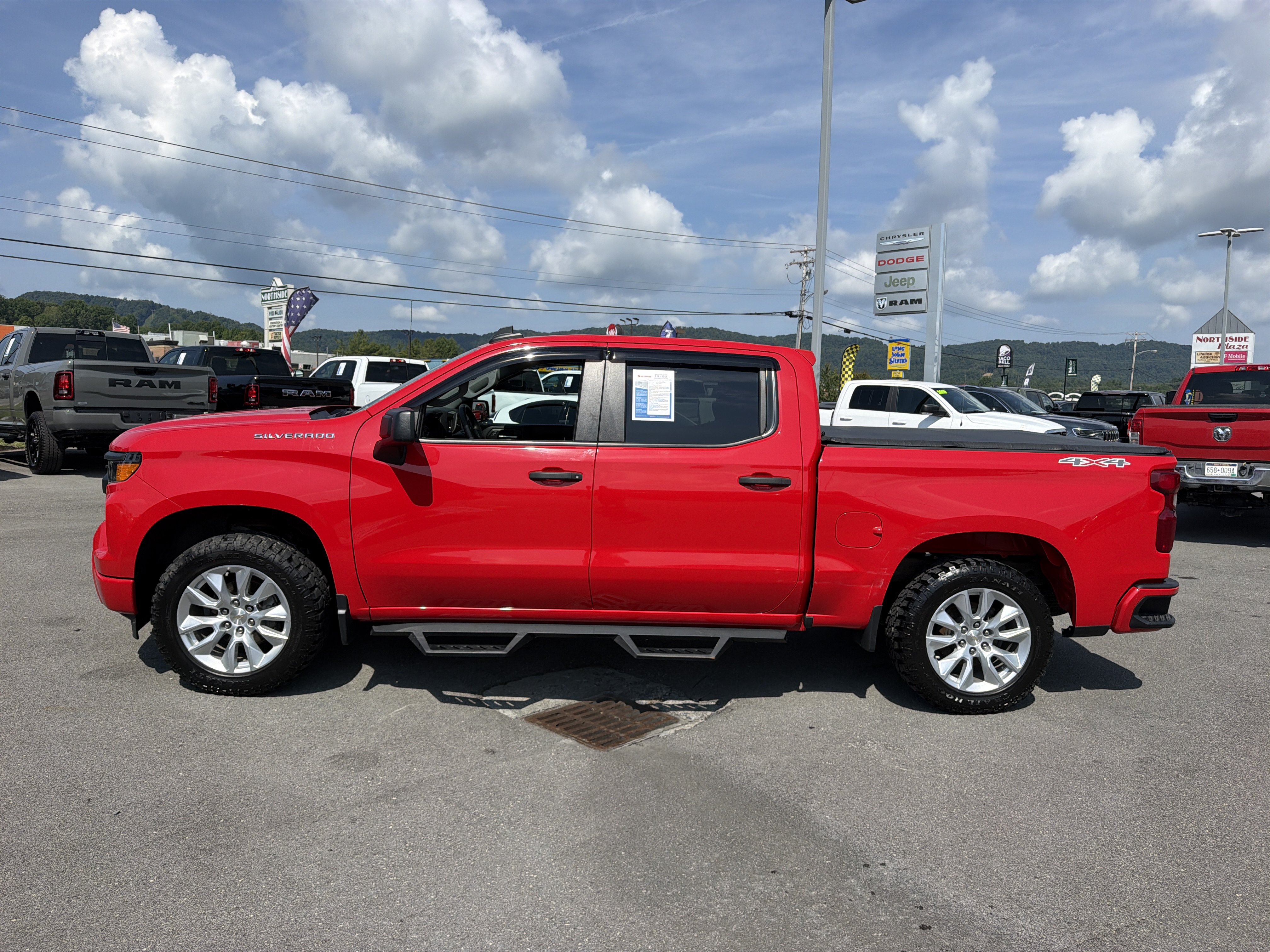 Used 2023 Chevrolet Silverado 1500 Custom AWD/4WD image 11
