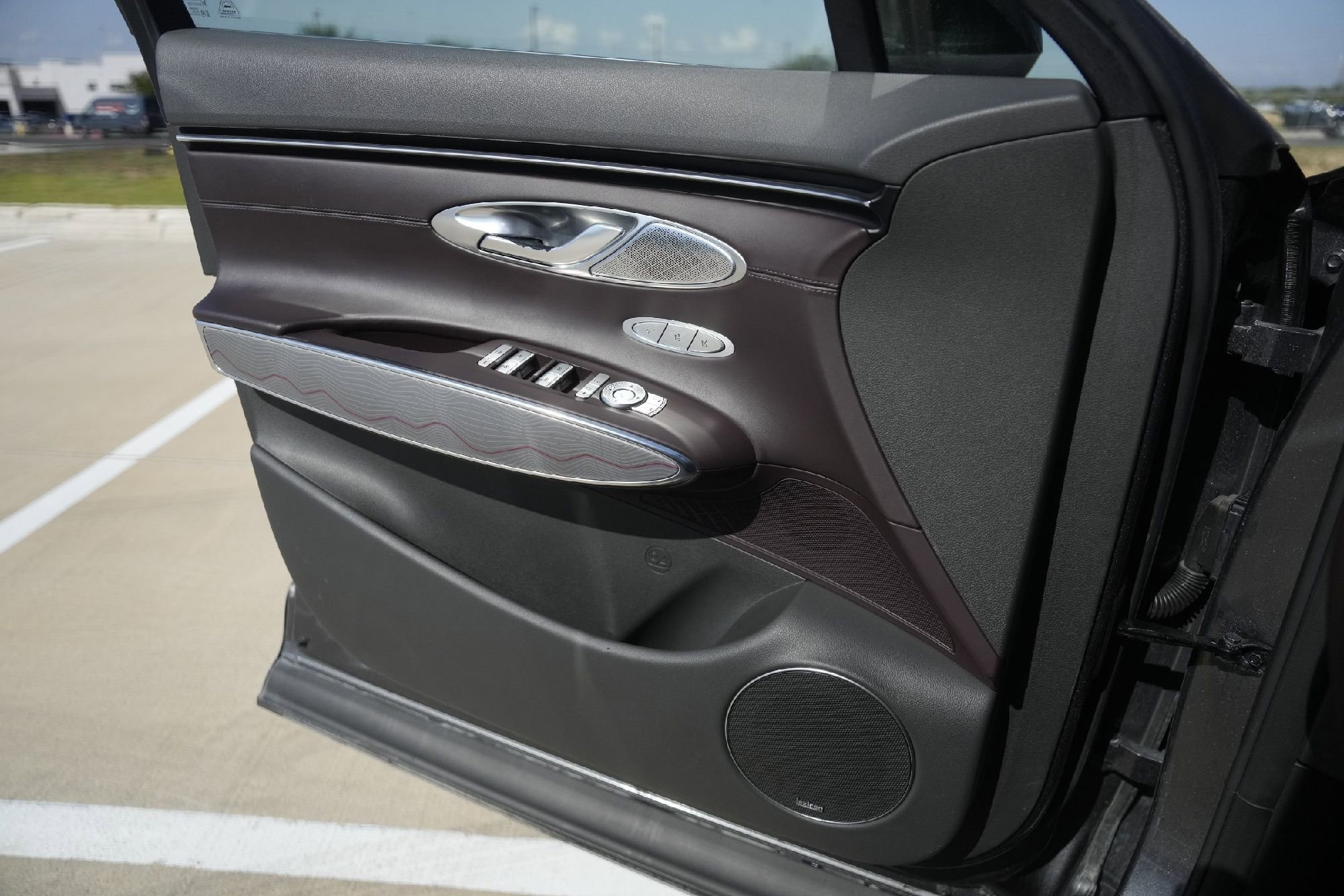 Used 2022 Genesis GV70 2.5T w/ Advanced Package image 19