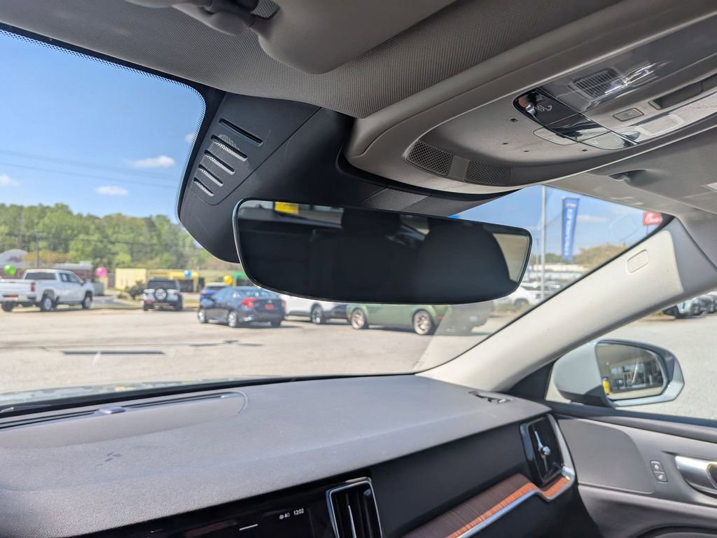 Used 2025 Volvo V60 B5 Cross Country Plus AWD/4WD image 26