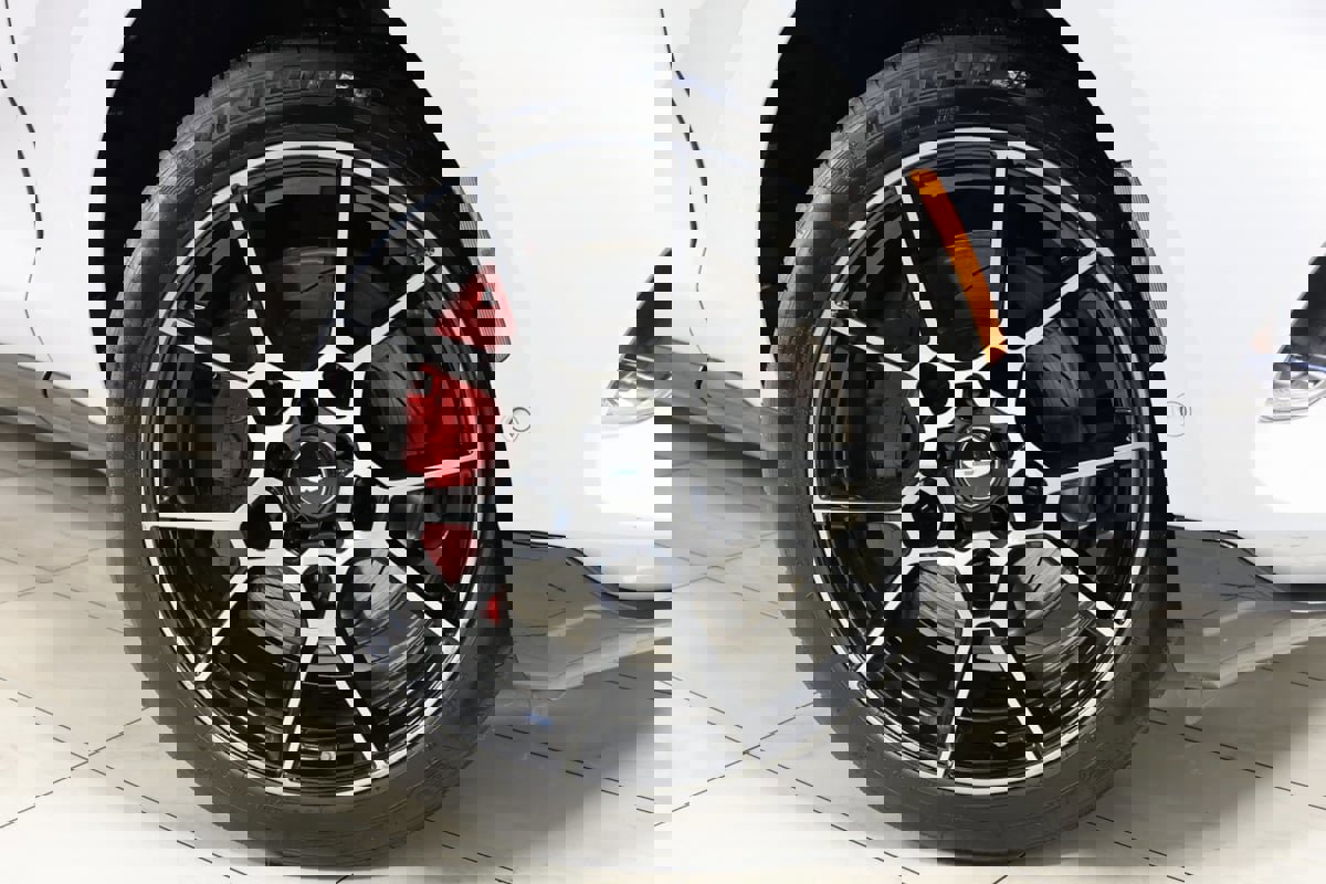 Used 2021 Aston Martin DBX image 14