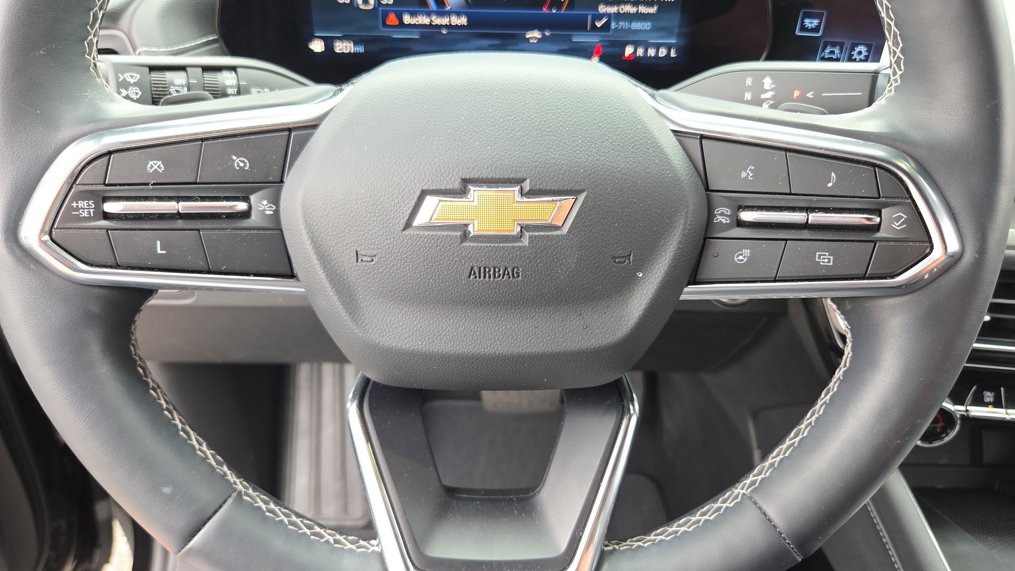 Used 2025 Chevrolet Traverse LT w/ Driver Confidence Package FWD image 22