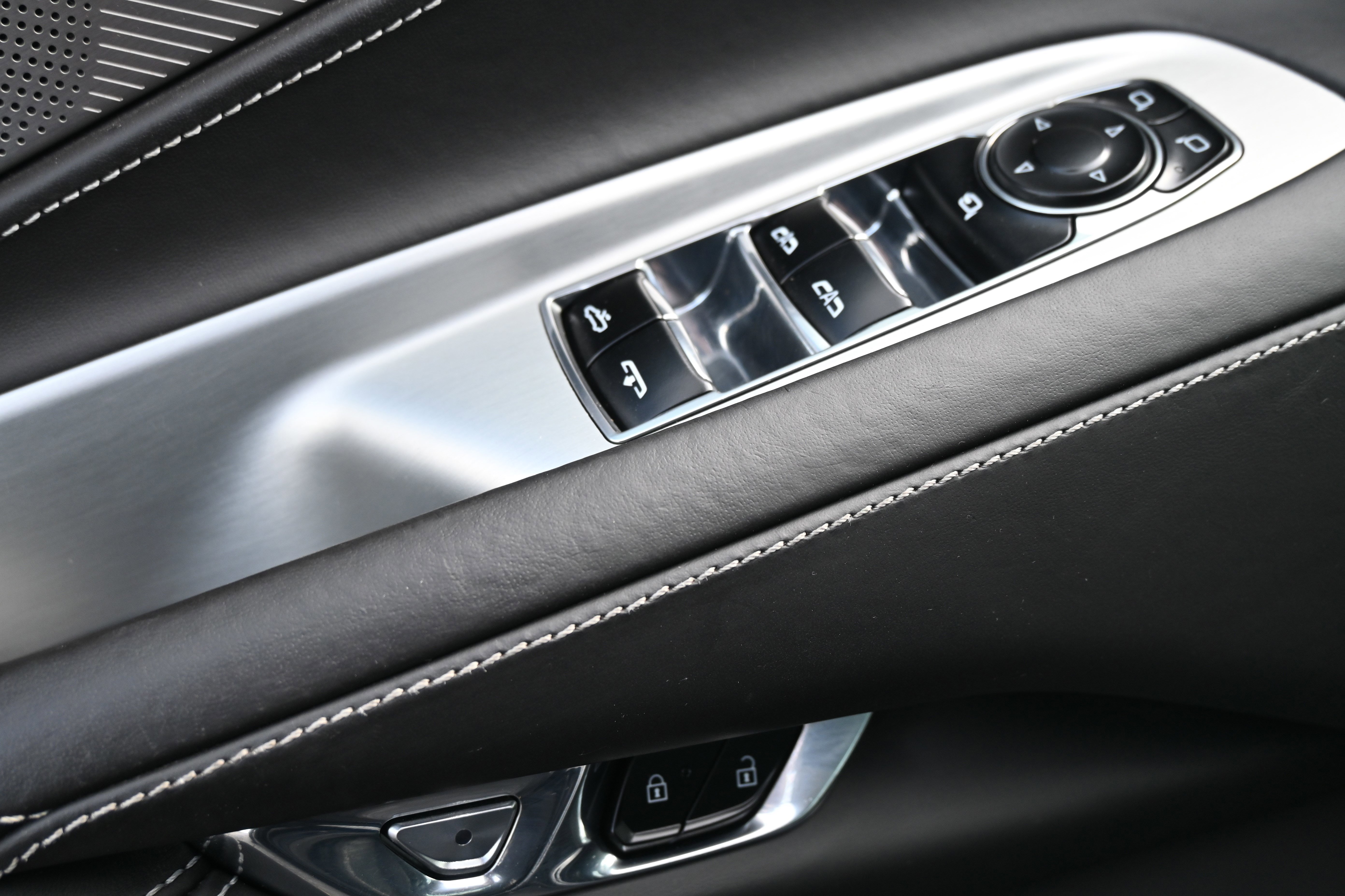 Used 2023 Chevrolet Corvette Stingray Premium Conv w/ Z51 Performance Package image 28