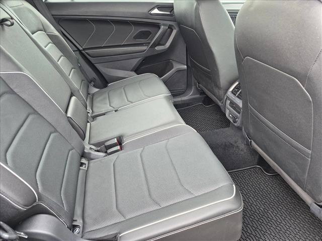 Used 2023 Volkswagen Tiguan SEL R-Line AWD/4WD image 18