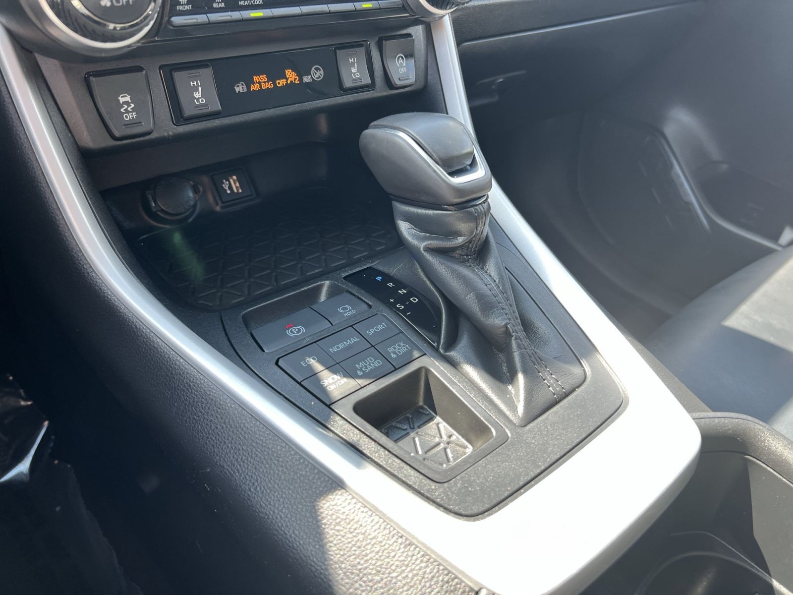Used 2023 Toyota RAV4 XLE Premium AWD/4WD image 22