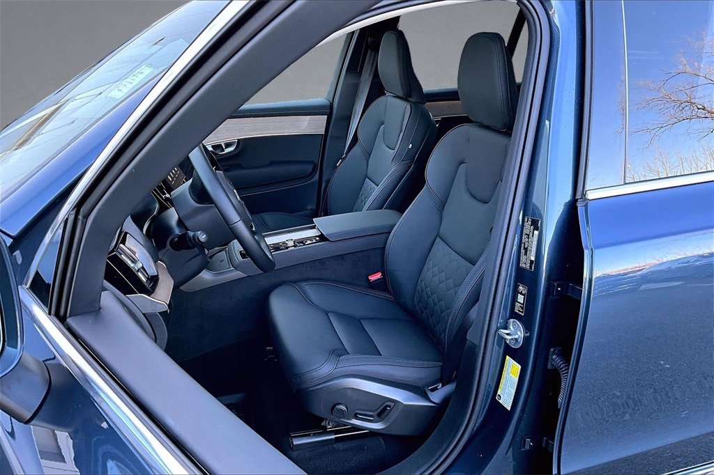 Certified 2026 Volvo XC90 B6 Plus w/ Protection Package Premier image 21