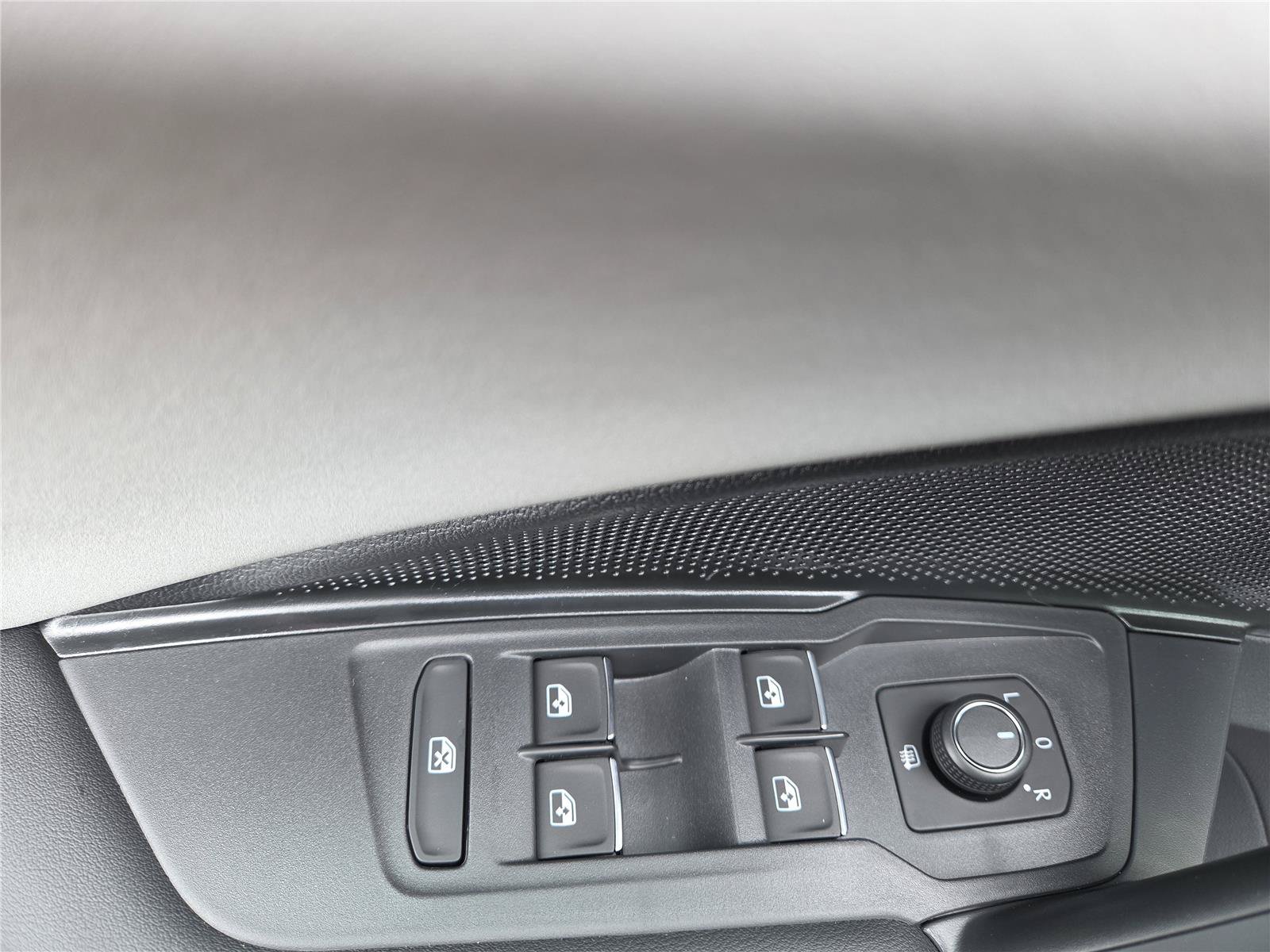 New 2026 Volkswagen Tiguan SE AWD/4WD image 13
