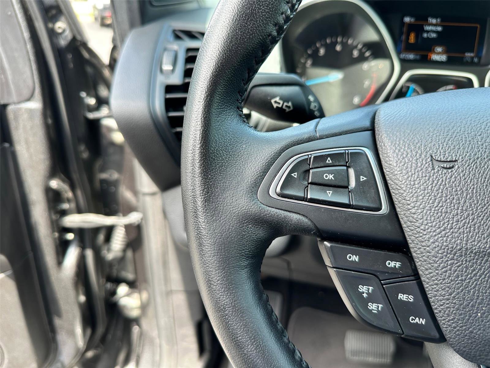 Used 2019 Ford Escape SEL image 11