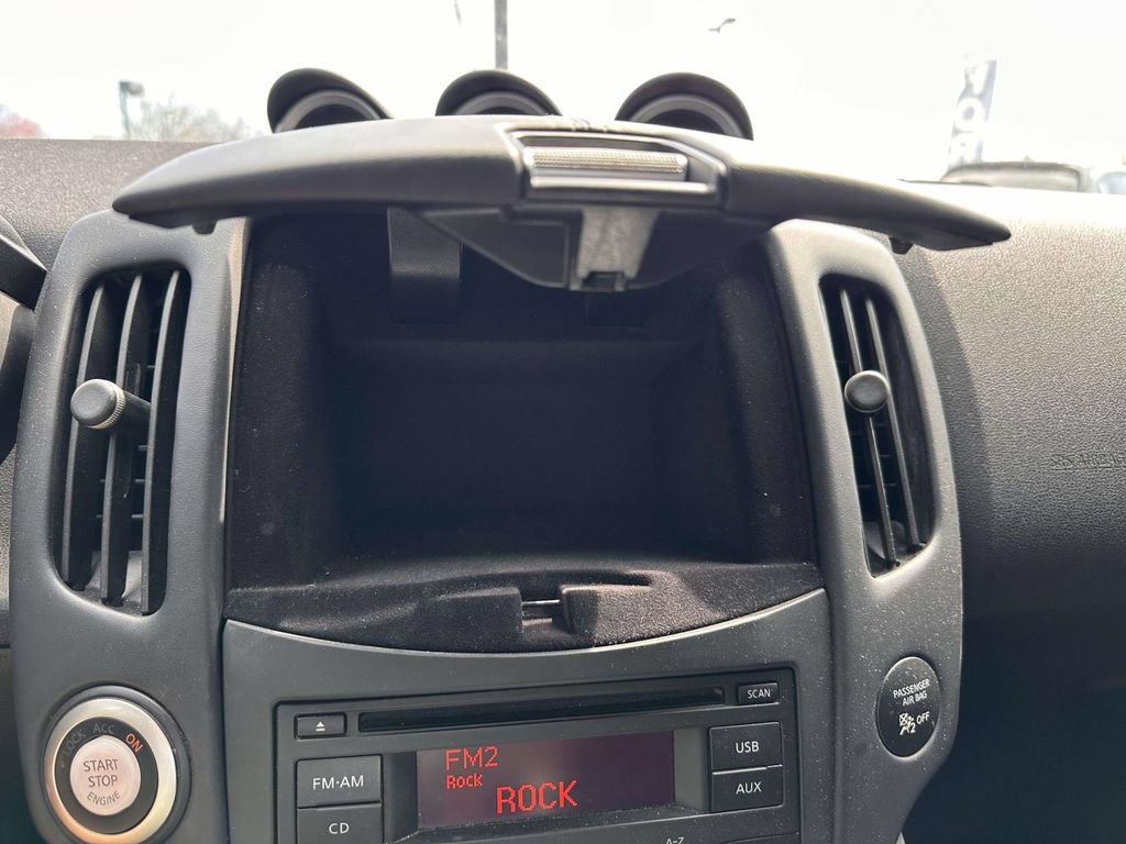 Used 2019 Nissan 370Z Roadster RWD image 19