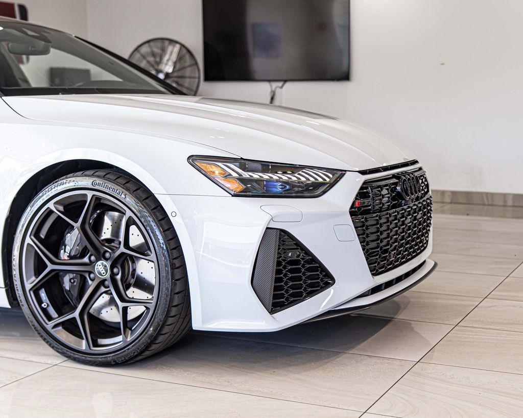 Used 2025 Audi RS 7 Performance AWD/4WD image 3