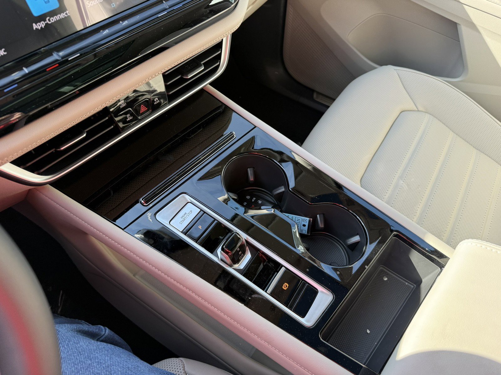 New 2026 Volkswagen Atlas SEL image 18