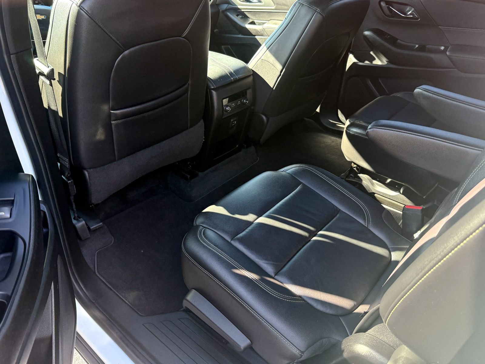 Used 2023 Chevrolet Traverse LT AWD/4WD image 9
