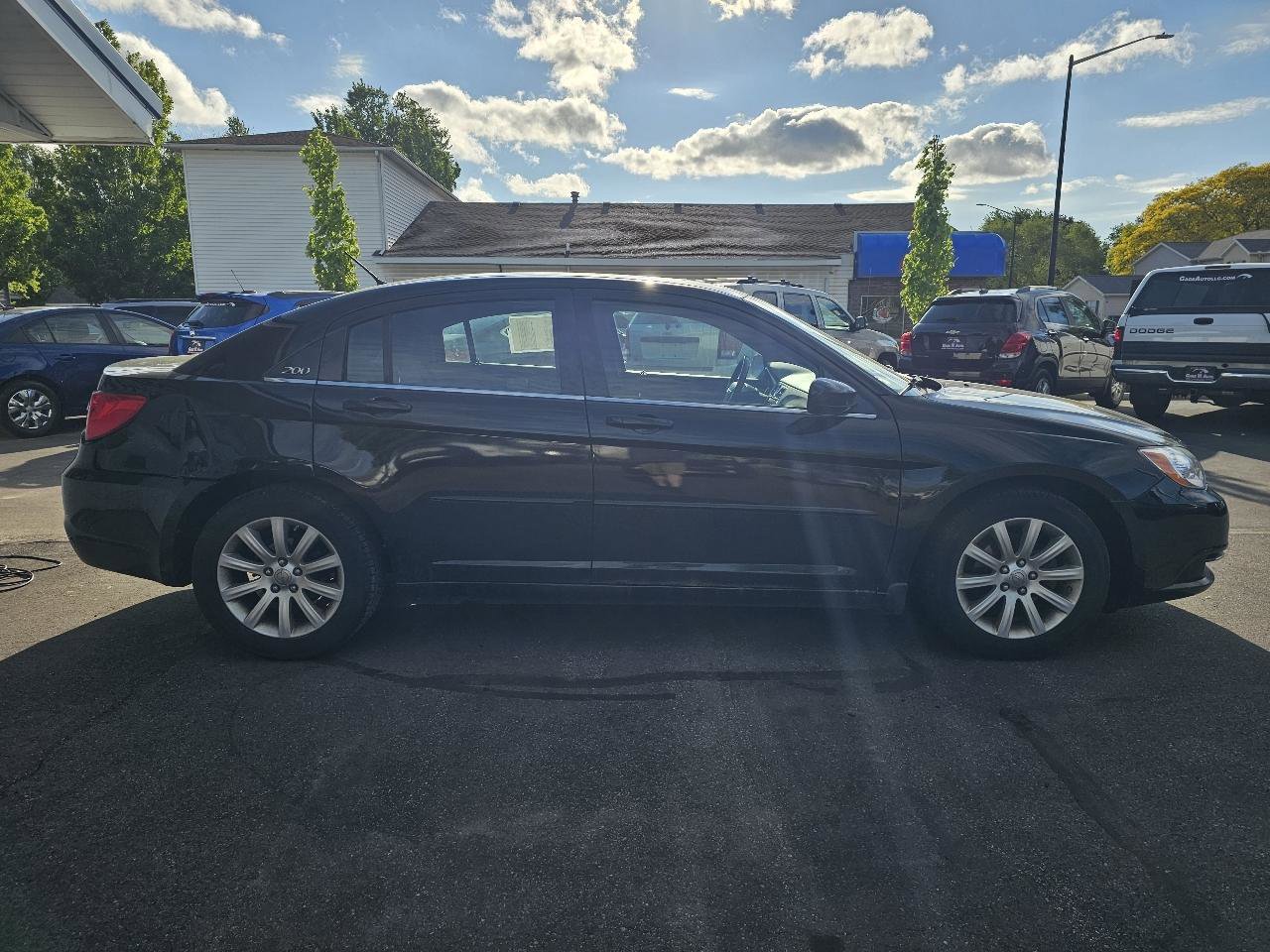 Used 2013 Chrysler 200 Touring FWD image 13