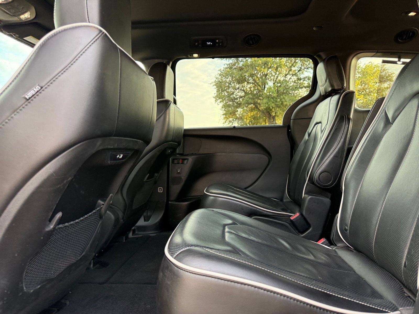 Used 2025 Chrysler Pacifica Limited FWD image 27