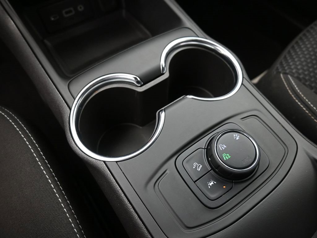 Used 2024 GMC Terrain SLE image 31