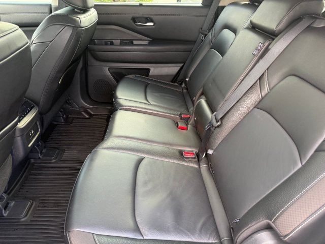 Used 2024 Nissan Pathfinder SL w/ Lighting Package (N92) AWD/4WD image 27