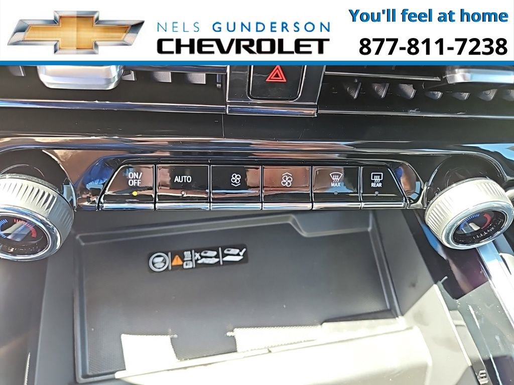 New 2025 Chevrolet Suburban LT w/ Advanced Technology Package image 30