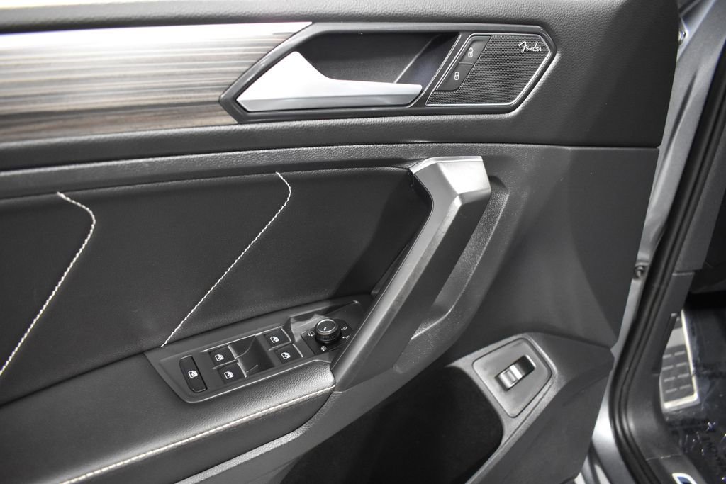 Used 2023 Volkswagen Tiguan SEL R-Line image 15