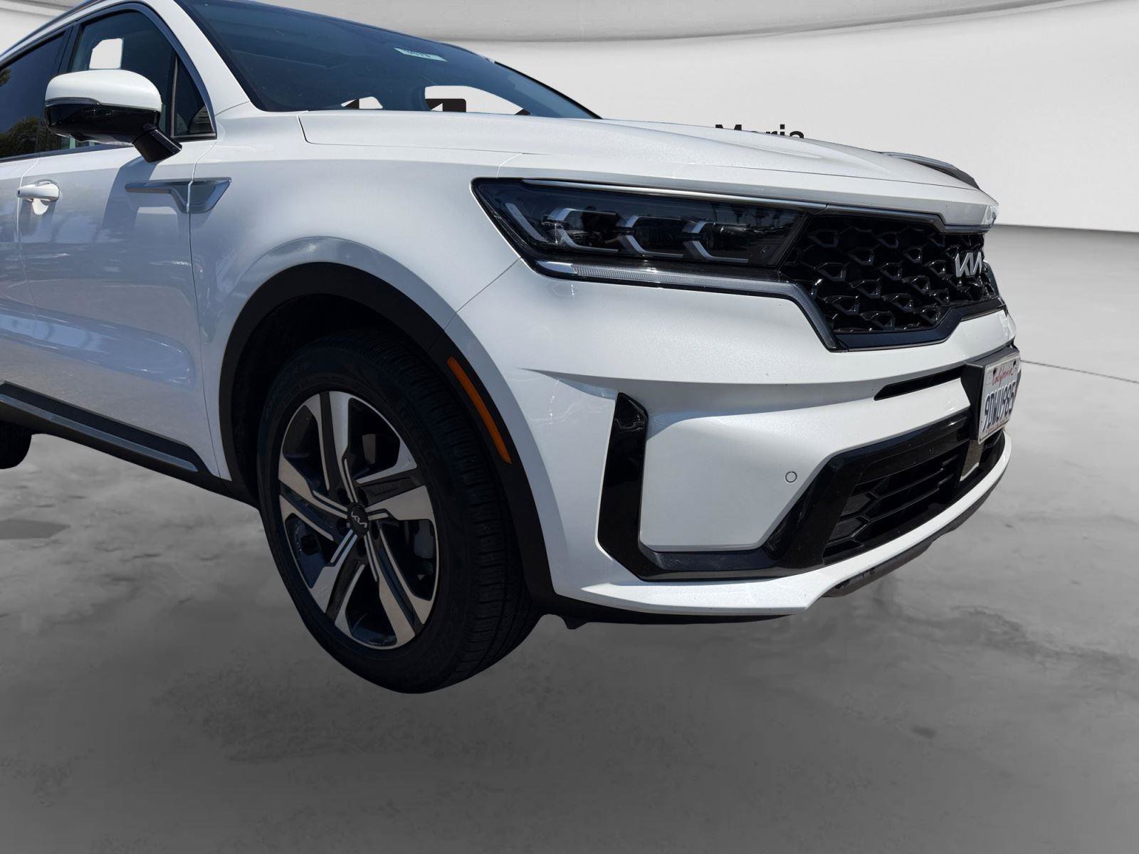 Used 2023 Kia Sorento SX Prestige w/ Panoramic Sunroof Package AWD/4WD image 2